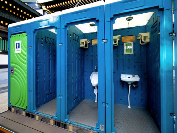 Best Porta potty delivery and setup  in Batavia, NY